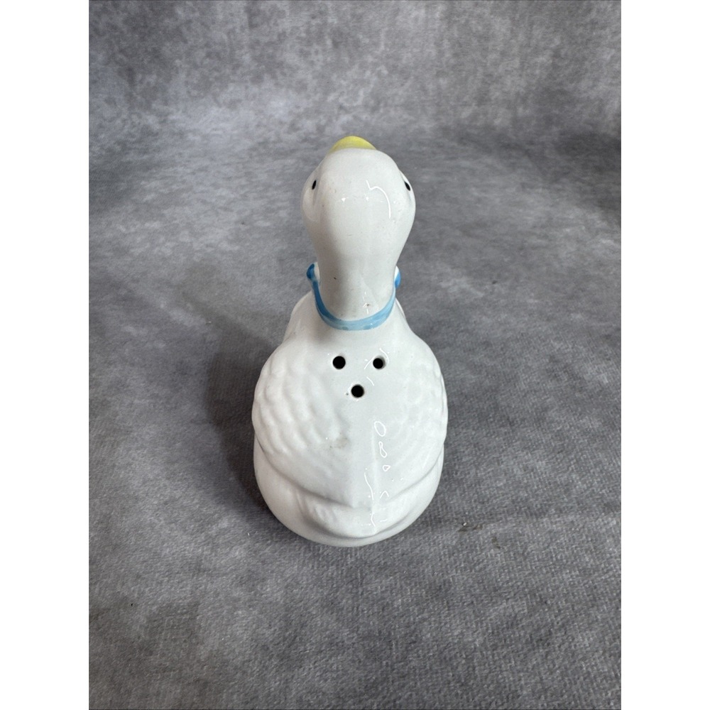 Vintage Blue Bow Geese Goose Salt and Pepper Shakers 1980s Cottage Core Granny - Picture 5 of 6
